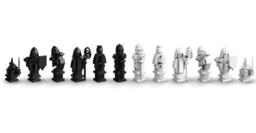 An upgraded play with LEGO Hogwarts Wizard Chess 76392 Set